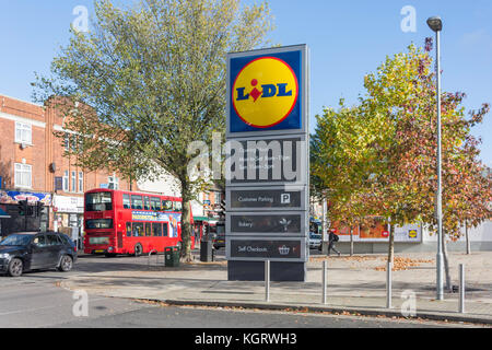 Lidl Supermarkt Eingangsschild, Hanwell Broadway, Hanwell, London Borough von Ealing, Greater London, England, Vereinigtes Königreich Stockfoto