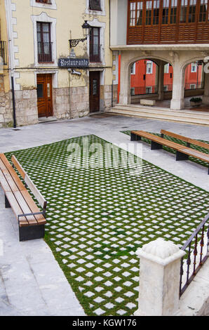 Garten im Innenhof in Spanien Stockfoto