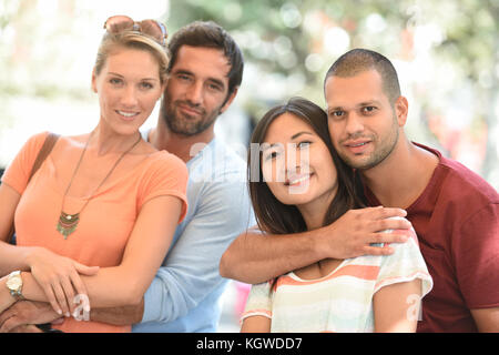 Paare im mittleren Alter auf Urlaub genießen, zusammen zu sein, Stockfoto