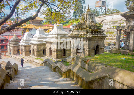 Kathmandu, Nepal Oktober 15, 2017: Luftaufnahme der Tempel Komplex - krematorium Pashupatinath. Kirchen, Kapellen, Vishnu Stockfoto