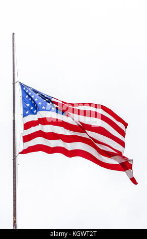 amerikanische Flagge auf weißem Hintergrund Stockfoto