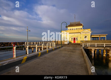 St Kilda Pavillon bei Sonnenaufgang, Melbourne, VIC, Australien Stockfoto