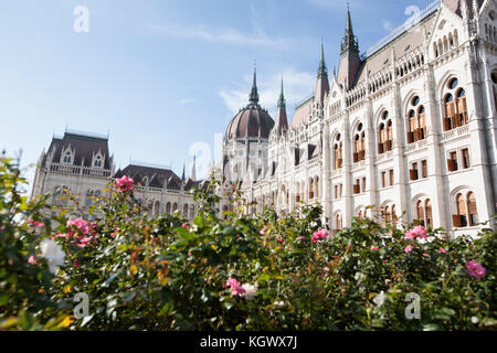 BUDAPEST - 17. SEPTEMBER 2017: Das ungarische Parlament Gebäude, das auch als Parlament von Budapest in der Stadt, ist der Sitz Stockfoto