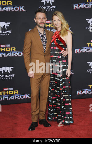 Uraufführung von „Thor: Ragnarok“ im El Capitan Theatre mit: Chris Hardwick, Lydia Hearst Where: Los Angeles, Kalifornien, Vereinigte Staaten Wann: 10 Okt 2017 Credit: Apega/WENN.com Stockfoto