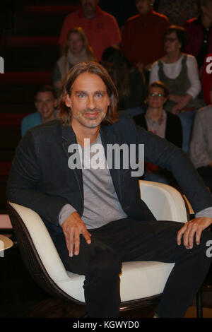 Markus Lanz Talkshow auf der Stahlwiete in Hamburg mit: Richard David Precht (Philosoph, Schriftsteller) Wo: Hamburg, Deutschland Wann: 10 Okt 2017 Credit: Becher/WENN.com Stockfoto