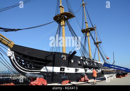 Dom Fernando 11 e Gloria Holz- 50 gun Fregatte letzte Segelschiff der Portugiesischen Marine Hafen von Cacilhas Lissabon Portugal geschält Stockfoto