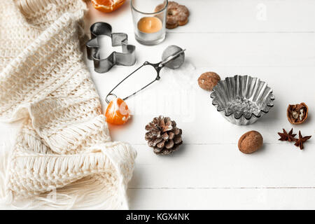 Hausgemachte Backwaren, Gingerbread Cookies in Form von Weihnachtsbaum close-up. Stockfoto