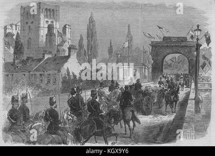 Queen Victoria überquerung Kelso Bridge. Schottland. Scottish Borders 1867. Die Illustrated London News Stockfoto