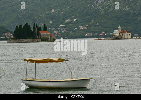 Unsere Liebe Frau von den Felsen und Saint George Inseln Perast, Montenegro Stockfoto