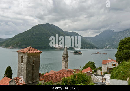 Unsere Liebe Frau von den Felsen und Saint George Inseln Perast, Montenegro Stockfoto