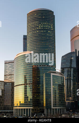 Moskau, Russland - November 2. 2017. Business Center der Stadt Moskau bei Sonnenuntergang Stockfoto