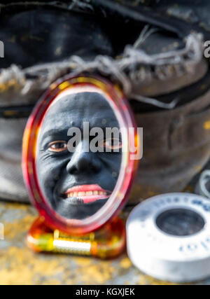 Street Performer setzen auf Schwarz Make-up, Las Ramblas, Barcelona, Spanien. Stockfoto