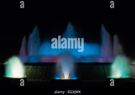 Der Magische Brunnen von Montjuïc. Ein Brunnen Anzeige gespielt zu Licht und Musik, Barcelona, Spanien. Stockfoto