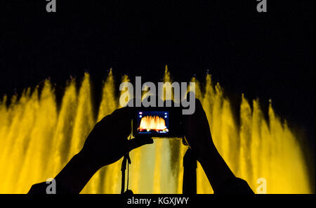 Der Magische Brunnen von Montjuïc. Ein Brunnen Anzeige gespielt zu Licht und Musik, Barcelona, Spanien. Stockfoto