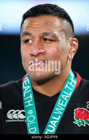 Der englische Mako Vanipula während der Autumn International im Twickenham Stadium, London. DRÜCKEN SIE VERBANDSFOTO. Bilddatum: Samstag, 11. November 2017. Siehe PA Story RUGBYU England. Bildnachweis sollte lauten: Adam Davy/PA Wire. . Stockfoto