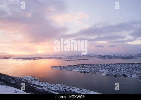 Sonnenuntergang, Foto übernommen Tromsø, Norwegen, im Februar. Stockfoto