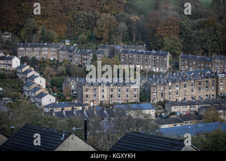 Hebden Bridge ist eine Marktstadt, die Teil von Hebden Royd in West Yorkshire, England, ist. Es liegt im oberen Calder Valley, 8 Meilen westlich von Halifax A Stockfoto