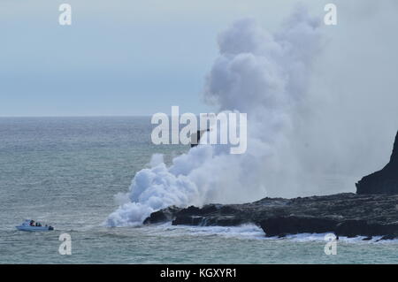 Lava Schmelzen mit dem Meer. Big Island, Hawaii, USA. EEUU. Stockfoto