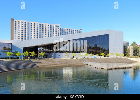 Spokane, Washington - 3. Juni 2016: der INB Performing Arts Center und das spokane River in den Spokane, Washington. Dieses 2.700-sitz Veranstaltungsort wa Stockfoto