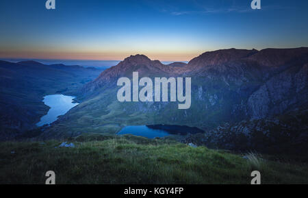 Luftaufnahme von zwei beliebte Seen von Snowdonia in Wales, Großbritannien Stockfoto