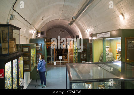 dh La Valette Museum ST PETER PORT GUERNSEY Underground Military Museum Britischer Soldat zeigt Bunker Krieg Kanal Insel Stockfoto