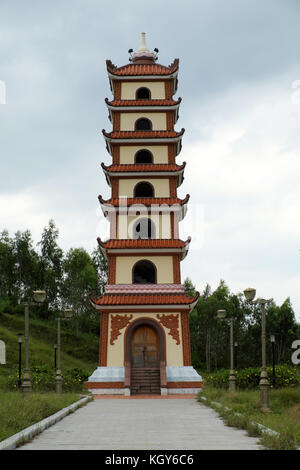 Binh Dinh, Vietnam, historischen Platz an tay Sohn innewohnenden Nguyen Hue Held, Tempel auf einem Berg für Opfer, die Himmel und Erde Stockfoto