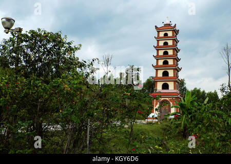 Binh Dinh, Vietnam, historischen Platz an tay Sohn innewohnenden Nguyen Hue Held, Tempel auf einem Berg für Opfer, die Himmel und Erde Stockfoto