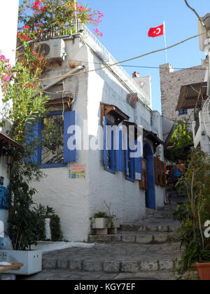 Typisch Türkisches Gebäude neben der Gasse der Stufen, die Burg von Marmaris, Türkei Stockfoto