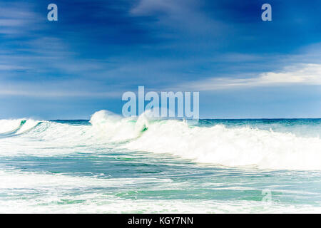 Gefährliche Brandung Bedingungen am Bronte Beach in Sydney, NSW, Australien Stockfoto