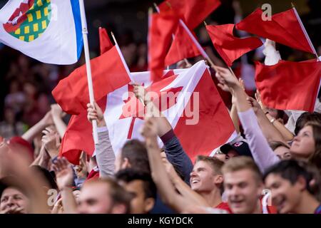 Vancouver, Kanada. 09 Nov, 2017. Team Canada Fans während der Fußball der Frauen Spiel zwischen Kanada und den USA an der BC Place in Vancouver, Kanada. Dom Gagne/CSM/Alamy leben Nachrichten Stockfoto