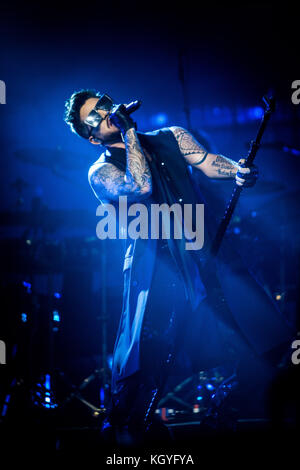 Bologna, Italien. 10 Nov, 2017. Queen und Adam Lambert an Unipol Arena credit live durchführen: Roberto finizio / alamy leben Nachrichten Stockfoto