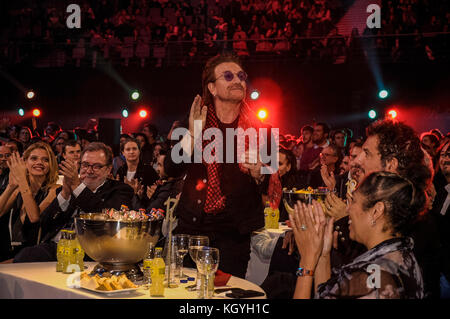 Madrid, Spanien. Nov. 2017. Bono beim Presseraum 40 Music Awards im WiZink Center am 10. November 2017 in Madrid, Spanien. Credit: Jimmy Olsen/Media Punch ***No Spain***/Alamy Live News Stockfoto