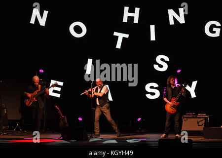 Boca Raton. 10 Nov, 2017. Jethro Tull an der Mizner Park Amphitheater am 10. November 2017 durchführen, in Boca Raton, Florida. Quelle: MPI04/Medien Punch/Alamy leben Nachrichten Stockfoto