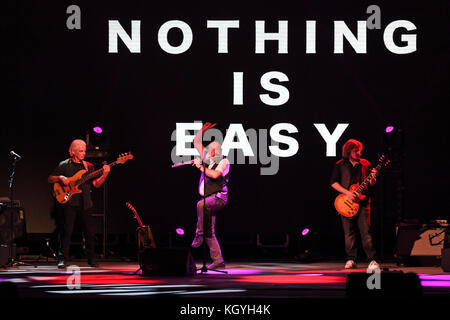 Boca Raton. 10 Nov, 2017. Jethro Tull an der Mizner Park Amphitheater am 10. November 2017 durchführen, in Boca Raton, Florida. Quelle: MPI04/Medien Punch/Alamy leben Nachrichten Stockfoto