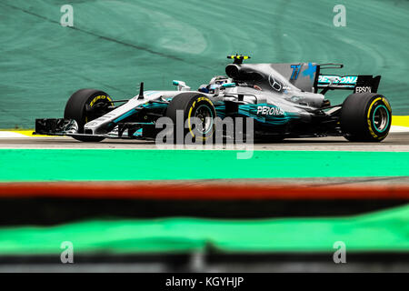 Sao Paulo, Brasilien. November 2017. Auf dem Foto der Pilot Valtteri Bottas von MERCEDES-BENZ während des freien Trainings am Morgen. Klassifizierender Trainingstag am Samstag (11) für den Großen Preis der brasilianischen Formel 1, der am Sonntag (12) auf der Rennstrecke José Carlos Pace in Interlagos stattfindet. Stockfoto