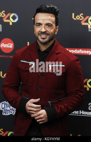 Madrid, Madrid, Spanien. November 2017. Luis Fonsi besucht am 10. November 2017 den Presseraum der Music Awards 40 im Wizink Center in Madrid, Spanien. Quelle: Jack Abuin/ZUMA Wire/Alamy Live News Stockfoto