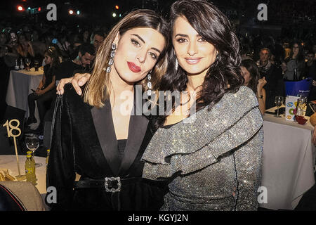 Madrid, Spanien. November 2017. Dulceida, Penelope Cruz, nimmt am 10. November 2017 am Presseraum der Music Awards 40 im Wizink Center in Madrid Teil. Quelle: Jack Abuin/ZUMA Wire/Alamy Live News Stockfoto