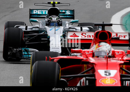 Sao Paulo, Brasilien. 11 Nov, 2017. Valtteri Bottas während der qualifizierenden Ausbildung heute Nachmittag, gültig für den Streit der brasilianischen Grand Prix der Formel 1, dass dieser Sonntag, 12. Stockfoto