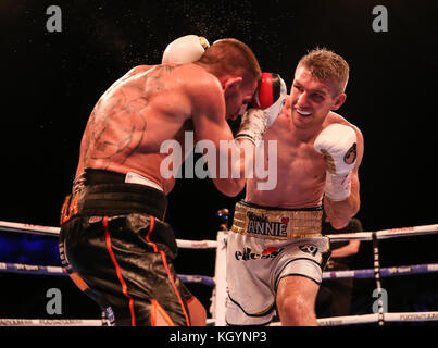 Metro Radio Arena, Newcastle, UK. 11. November 2017, Frank Warren Boxing Promotion. Smith V Williams 2 Liam Smith v Liam Williams, offizielle Eliminator WBO-Super-Welterweight Liam Smith in weißen Shorts, Smith gewann auf der Entscheidung, Kredit Huw Fairclough/Alamy leben Nachrichten Stockfoto