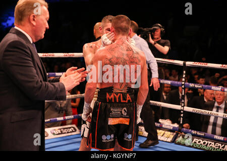 Metro Radio Arena, Newcastle, UK. 11. November 2017, Frank Warren Boxing Promotion. Smith V Williams 2 Liam Smith v Liam Williams, offizielle Eliminator WBO-Super-Welterweight Liam Smith in weißen Shorts, Smith gewann auf der Entscheidung, Kredit Huw Fairclough/Alamy leben Nachrichten Stockfoto