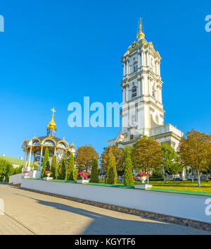 Pochaev lavra ist einer der am meisten verehrten orthodoxen Klosteranlagen in Osteuropa, in dessen Interesse der Touristen und Pilger, Ukraine Stockfoto