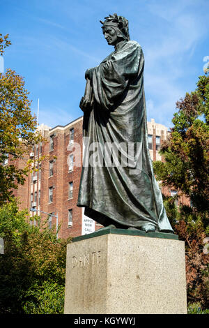 Dante Alighieri Bronze Statue, von Ettore Ximenes, im Meridian Hill Park/Malcolm X Park, Kolumbien Höhen, Washington, DC, USA. Stockfoto