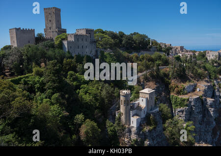 Panorama Burg namens Torri del Bali zu Norman, Torretta Pepoli - kleine Burg in Erice, Sizilien, Italien Stockfoto