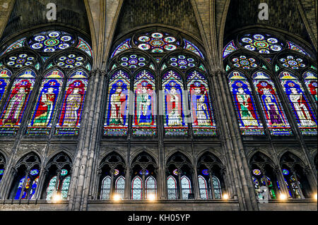 Frankreich. Seine-Saint-Denis (93). Basilika von Saint-Denis. Nekropole der Könige von Frankreich. Glasfenster zieren die Kathedrale Stockfoto