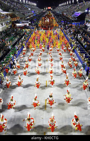 Das Sambodromo ist das "Stadion" des Samba und es besteht aus einer Parading Avenue, einer Samba-Piste, wo die Samba-Schulen jedes Jahr ihre Themen beim Karneval in Rio präsentieren. Brasilien 01.03 2014. Stockfoto