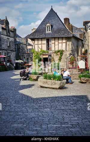 Die historischen, mittelalterlichen Dorf Rochefort en Terre im Morbihan Bretagne Frankreich und ein Petite Cité de Caractére bezeichnet. Stockfoto