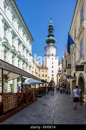 Bratislava, Slowakei. 04. August 2015. in Bratislava, Slowakei. mittelalterlichen Saint Michael Gate Tower. Stockfoto