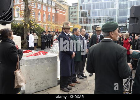 Reading, Großbritannien. 12 Nov, 2017. Remebrance Sonntag Parade und Gedenkstätten, Lesen UK Credit: David Hammant/Alamy leben Nachrichten Stockfoto