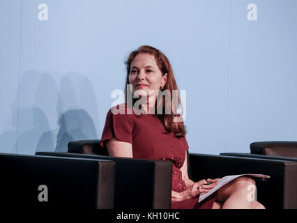 Bonn, Deutschland. 12 Nov, 2017. Fürsten Sarah Zeid Jordaniens in der COP 23 Fidschi Konferenz in Bonn am 12. November 2017. COP 23 ist durch die UN-Rahmenkonvention zum Klimawandel. Fidschi hält Ratsvorsitz über die Konferenz in Bonn. Credit: Dominika Zarzycka/Alamy leben Nachrichten Stockfoto