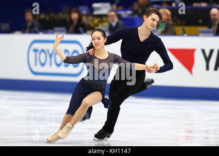 Osaka Municipal Central Gymnasium, Osaka, Japan. November 2017. Misato Komatsubara & Tim Koleto (JPN), 12. NOVEMBER 2017 - Eiskunstlauf : ISU Grand Prix der Eiskunstlauf 2017 NHK Trophy, Eistanz Freitanz im Osaka Municipal Central Gymnasium, Osaka, Japan. Quelle: Naoki Nishimura/AFLO/Alamy Live News Stockfoto